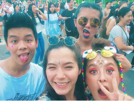  วี วิโอเล็ต นท เดอะสตาร์ พีช พชร