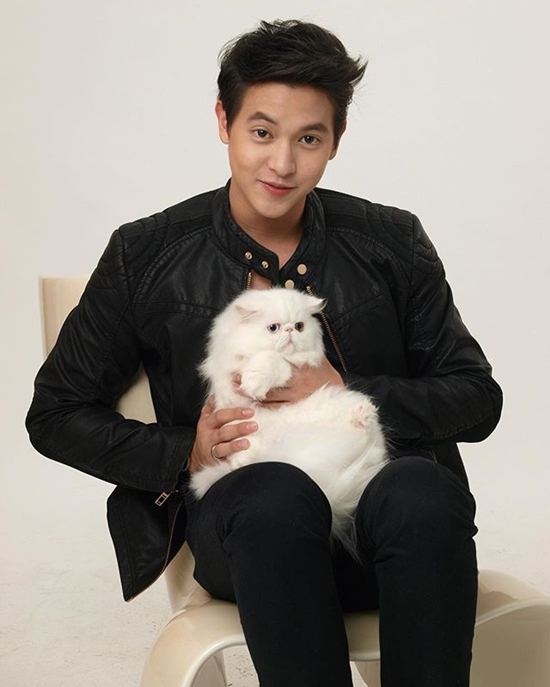 เจมส์ จิรายุ