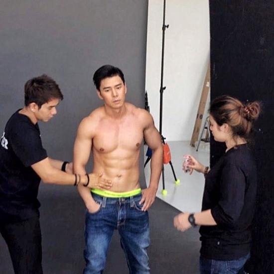 เจจินตัย-เต้ นันทศัย-กำปั้น บาซู โชว์หุ่นล่ำ ในโฟโต้บุ๊ก 