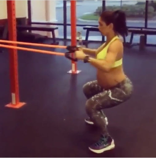 ลีเดีย ท้อง