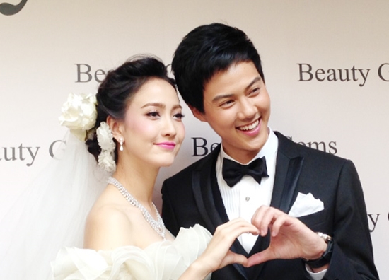 แต้ว ต้น อาชว์