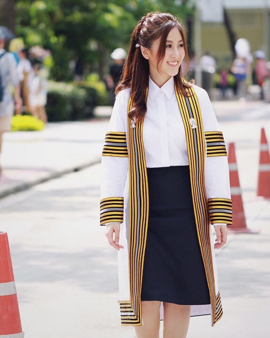 ดารารับปริญญา