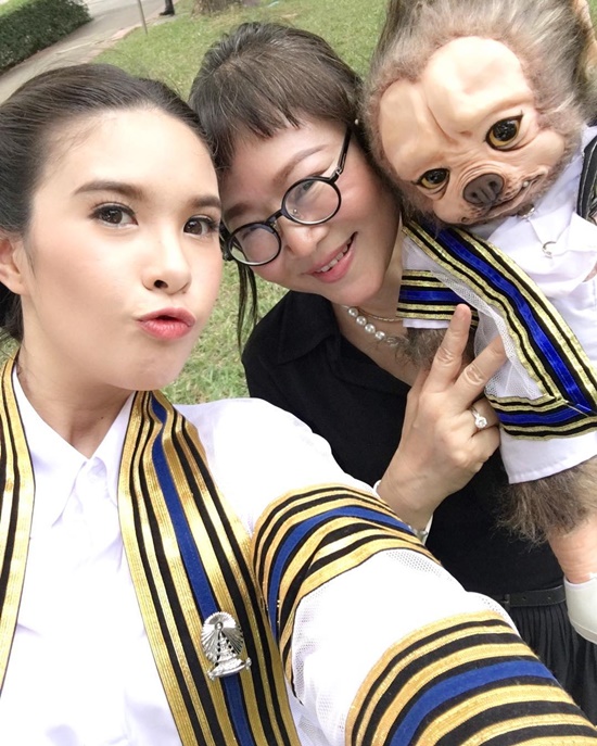 ดารารับปริญญา