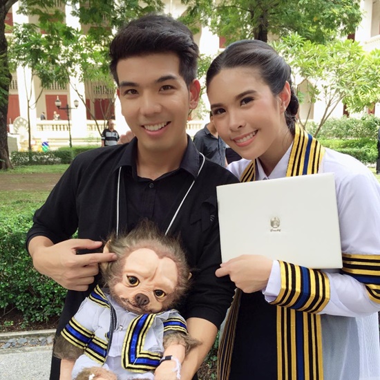 ดารารับปริญญา