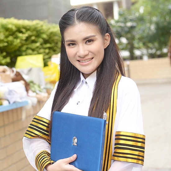 ดารารับปริญญา