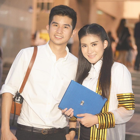 ดารารับปริญญา