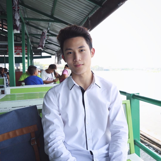 ดาราชุดนักศึกษา