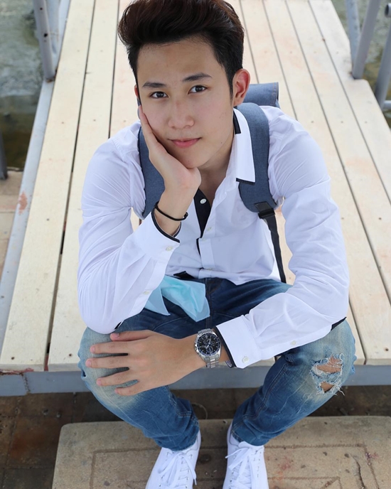 ดาราชุดนักศึกษา