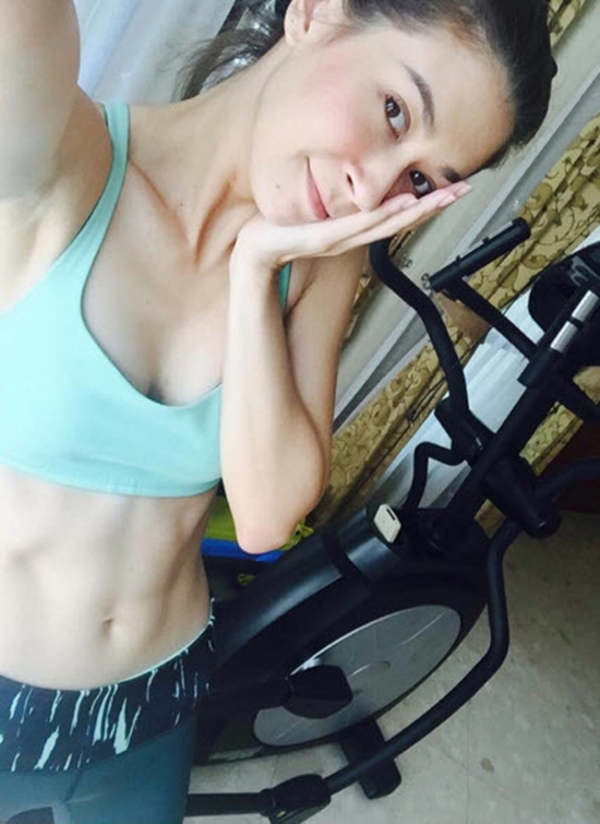 เอมี่ กลิ่นประทุม