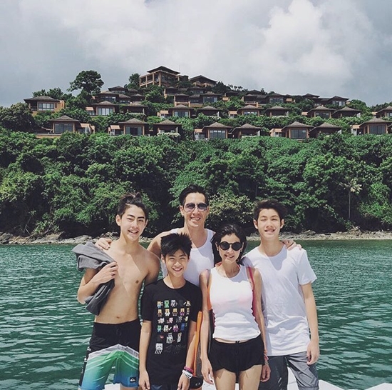 เจ เจตริน,ปิ่น