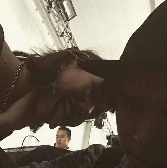  วี วิโอเล็ต นท เดอะสตาร์ พีช พชร