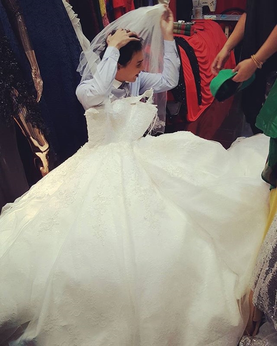 นาธาน โอมาน ชุดแต่งงาน