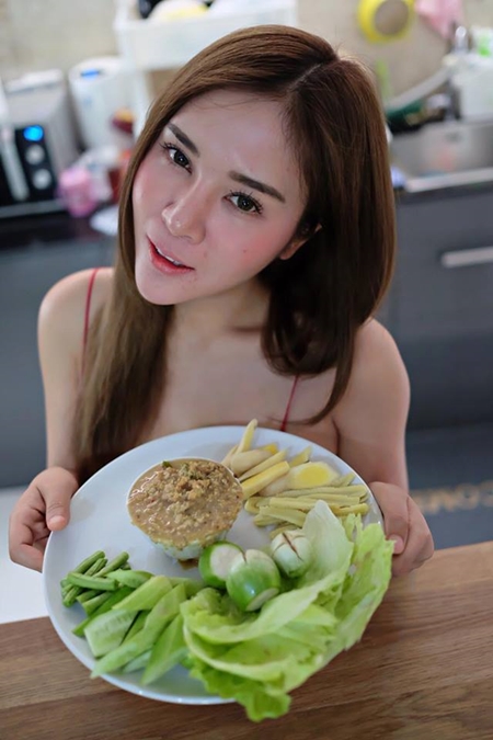  แมลงเมี่ยง