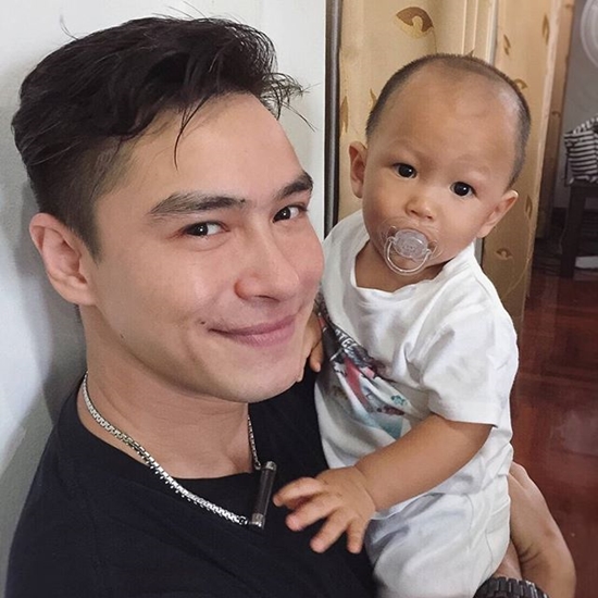 พลอย พลอยพรรณ 