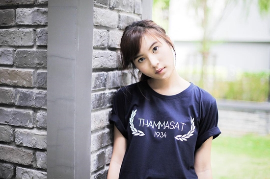 ดาราชุดนักศึกษา