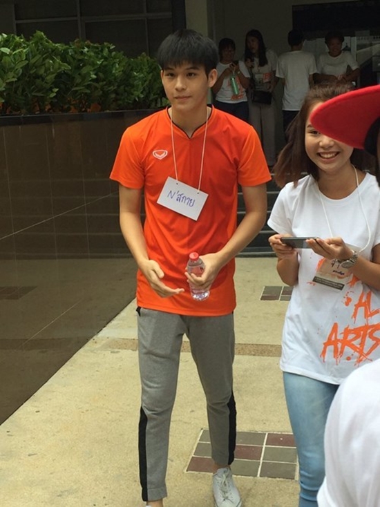 ดาราชุดนักศึกษา