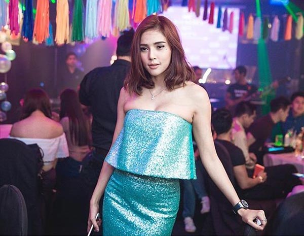 อุ้ม ลักขณา