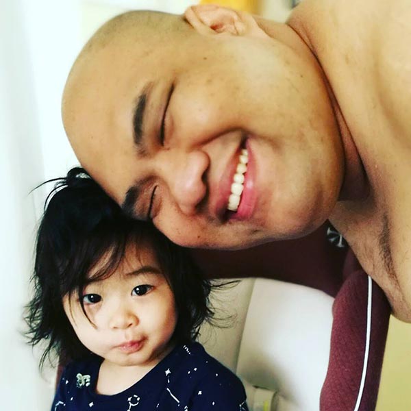 กอล์ฟ ฟักกลิ้ง ฮีโร่ โกนหนวด