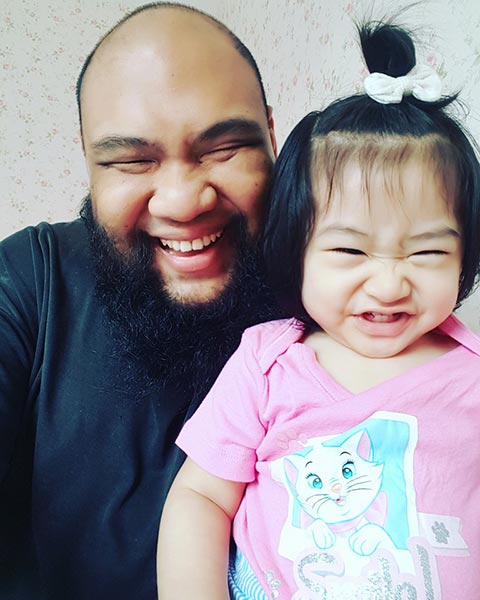 กอล์ฟ ฟักกลิ้ง ฮีโร่ โกนหนวด