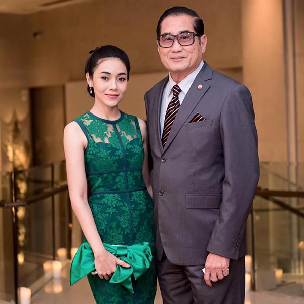 ยุวเรต ศรุตานนท์