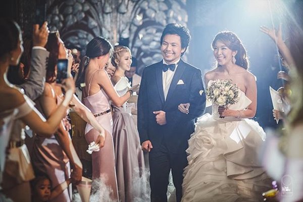 งานแต่งหญิงแย้