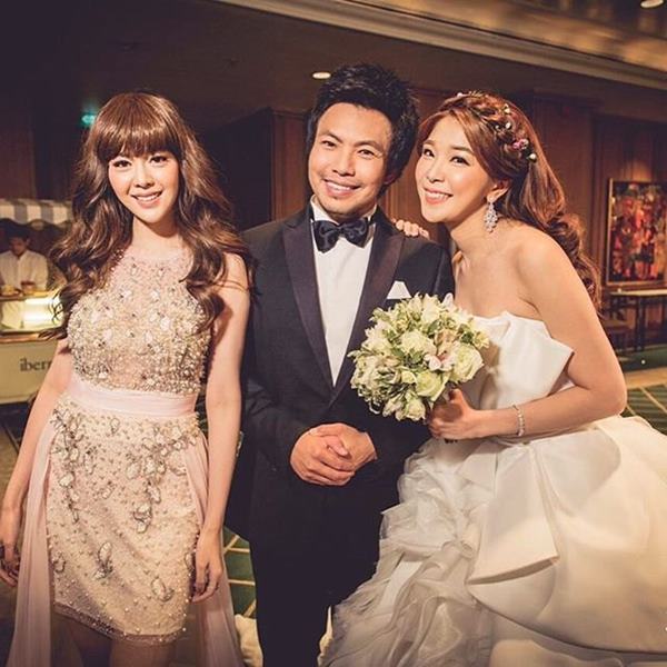 งานแต่งหญิงแย้