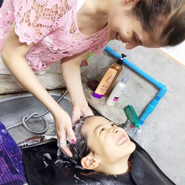 แอนนี่ ฑีฆายุ