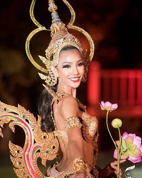 รางวัลนางงามที่สุดปี 2015
