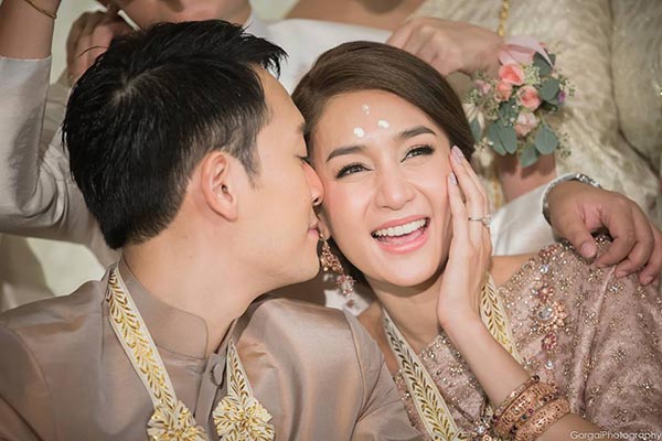 เนย โชติกา