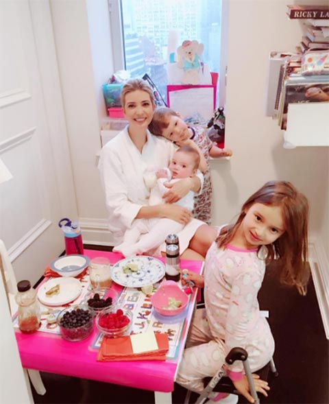 น่ารักใจละลาย หนูน้อยอราเบลลา ลูกสาวคุณแม่อิวานก้า ทรัมป์ ร้อง-เต้นเพลง PPAP