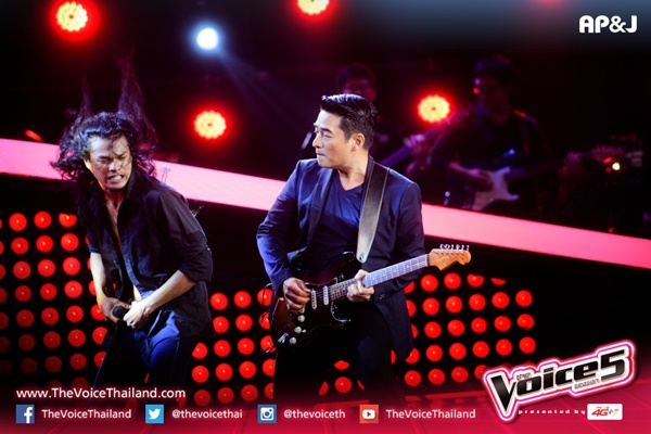 คลิป โค้ชก้อง สหรัถ โชว์โซโล่กีต้าร์บนเวที The Voice 5 เท่กระชากใจ 