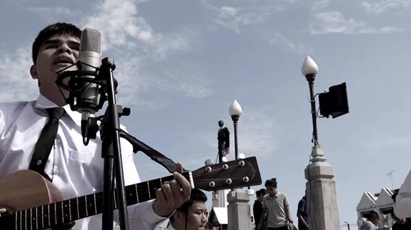 หมิง ร้อยเสียง ศิลปินตาบอด แต่งเพลง 