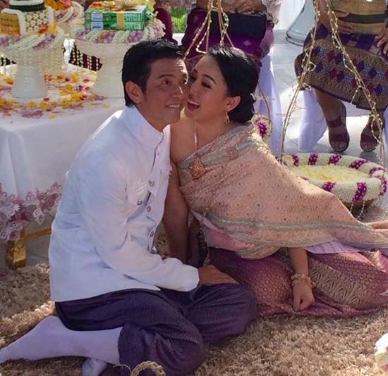 งานหมั้น ทนงศักดิ์ ศุภการ - ติ๊ก ชลธิดา แบบรักมาราธอน พร้อมจำลองงานวิ่ง