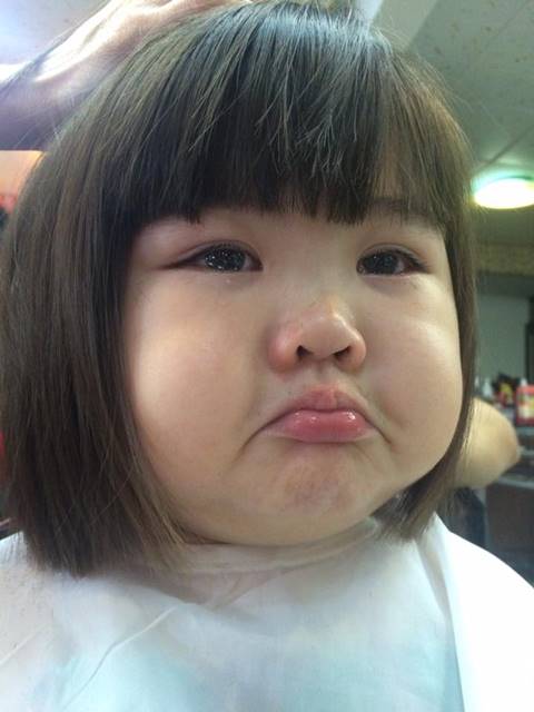 คลิปหนูน้อยจีจี้ตัดผมครั้งแรก งานดราม่าก็มา น้ำตาไหลอาบสองแก้ม