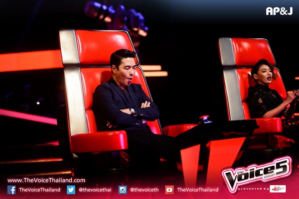 คลิป โค้ชก้อง สหรัถ โชว์โซโล่กีต้าร์บนเวที The Voice 5 เท่กระชากใจ