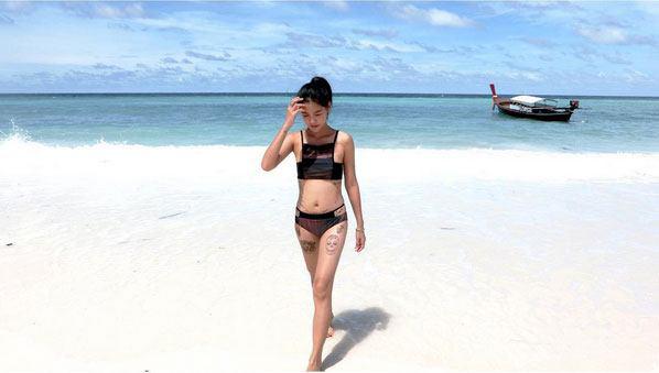 สายป่าน อภิญญา โชว์รอยสักเก๋ ๆ ทั้งตัวในชุดบิกินี่ จับมือ เบ เที่ยวหลีเป๊ะด้วยกัน