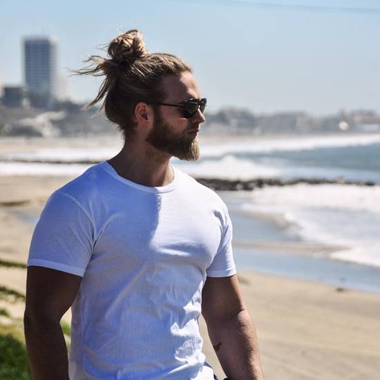 ธอร์ตัวจริง ! ทหารหนุ่มละลายใจสาว หุ่นล่ำหล่อลากสไตล์ไวกิ้งธอร์ตัวจริง ! ทหารหนุ่มละลายใจสาว หุ่นล่ำหล่อลากสไตล์ไวกิ้ง