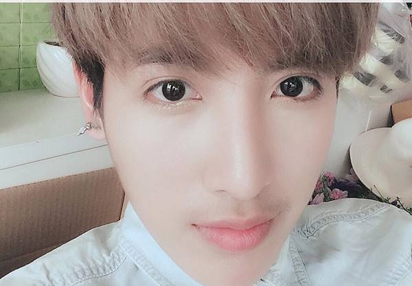 เกรซ ศิรประภา ลูกสาว สายัณห์ สัญญา หล่อเท่จนสาว ๆ กรี๊ดเกรซ ศิรประภา ลูกสาว สายัณห์ สัญญา หล่อเท่จนสาว ๆ กรี๊ด