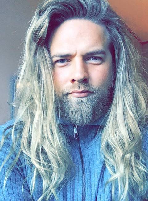 ธอร์ตัวจริง ! ทหารหนุ่มละลายใจสาว หุ่นล่ำหล่อลากสไตล์ไวกิ้งธอร์ตัวจริง ! ทหารหนุ่มละลายใจสาว หุ่นล่ำหล่อลากสไตล์ไวกิ้ง