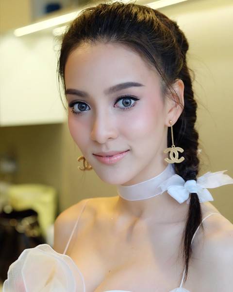 ส่องภาพ กรีน อัษฎาพร ยิ่งนับวันยิ่งสวยใสออร่ากระจาย