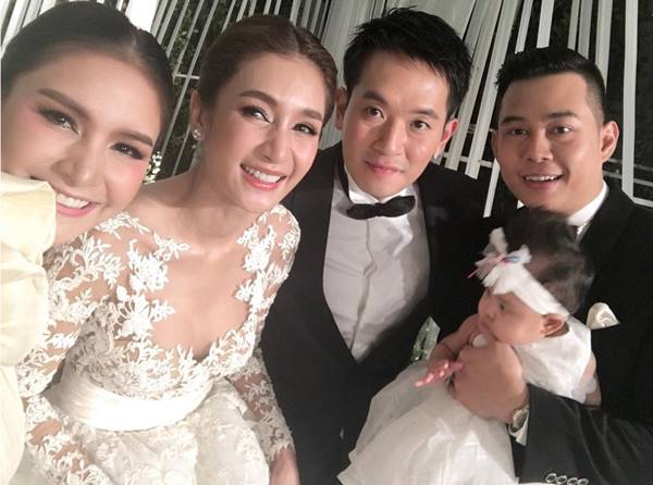 ภาพงานแต่ง เนย โชติกา ไฮโซอาร์มภาพงานแต่ง เนย โชติกา ไฮโซอาร์ม