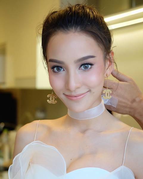 ส่องภาพ กรีน อัษฎาพร ยิ่งนับวันยิ่งสวยใสออร่ากระจาย