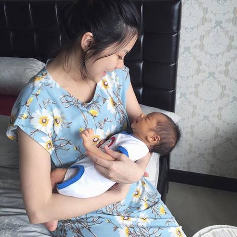 เกิดอะไรขึ้น ? จีน่า ภรรยา โอ๊ต วรวุฒิ โพสต์ภาพดำ..แม่จะเข้มแข็งเกิดอะไรขึ้น ? จีน่า ภรรยา โอ๊ต วรวุฒิ โพสต์ภาพดำ..แม่จะเข้มแข็ง