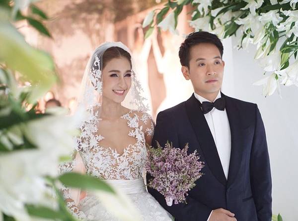 ภาพงานแต่ง เนย โชติกา ไฮโซอาร์ม