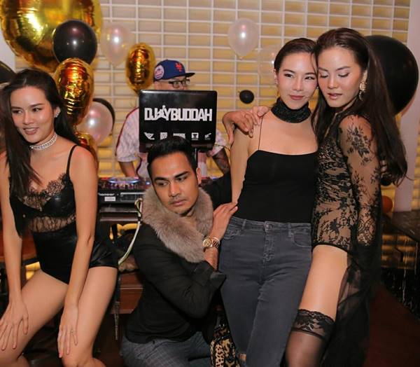 ยอมแล้ววว.. เจนี่ จัดชุดเด็ด โชว์แก้มก้นในงานวันเกิด แซ่บเผ็ดพริกยกเข่ง !!