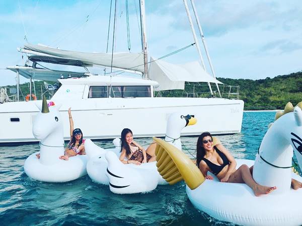 เอมมี่ มรกต เผยหุ่นแซ่บในชุดบิกินี่ เที่ยวทะเลทั้งที ความเซ็กซี่มาเต็ม