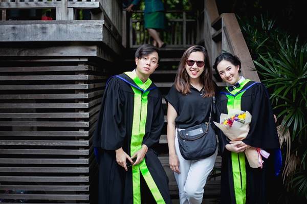 กันต์ ฮอร์โมน รับปริญญาพร้อม ปิ่น แฟนสาว โรแมนติกเกิ๊น..งานรับปริญญาใจก็มากันต์ ฮอร์โมน รับปริญญาพร้อม ปิ่น แฟนสาว โรแมนติกเกิ๊น..งานรับปริญญาใจก็มา