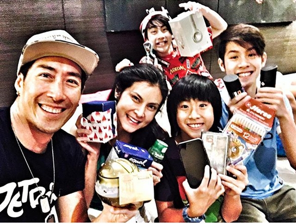 ทีมสะใภ้มโนร้องไห้หนักมาก พ่อเจ ส่ง #เจ้านาย #เจ้าขุน กลับอังกฤษแล้ว