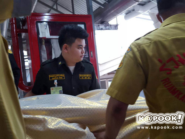 จิ๊ก เนาวรัตน์ แต่งหน้าศพ ปอ ทฤษฎี-เพื่อนดารา แฟนคลับ ร่วมส่งปอกลับบ้าน