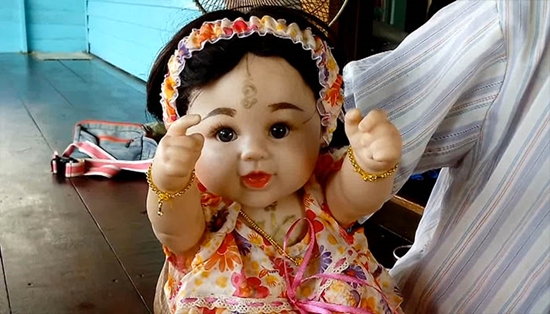 ยายวัย 75 เผยตุ๊กตาลูกเทพให้โชค ทำถูกหวยหลายหมื่น